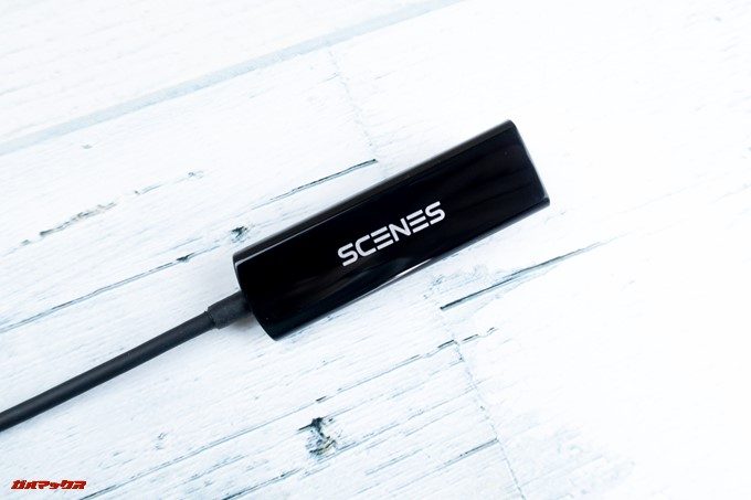 Scenes Lifelike SS-101のユニット部にはMicroUSBの接続端子とインジケーター
