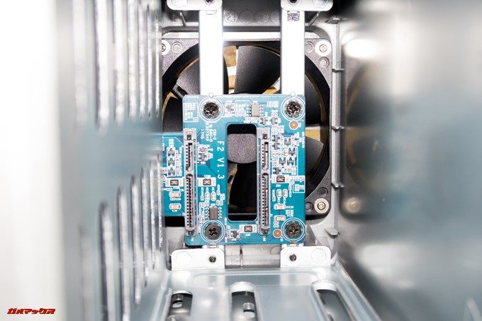 TerraMaster F2-220はSATA接続のHDDに対応しています。