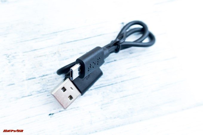 Tronsmart Flairは充電用のケーブルも付属。スマホの充電器やモバイルバッテリーに接続して使えます。