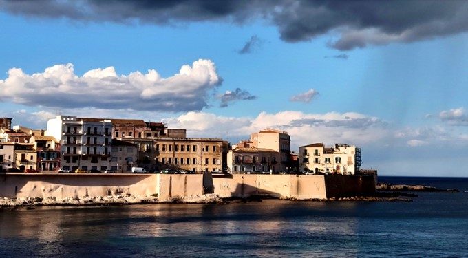 Xiaomi Mi Mix 2SのAIがリアルタイムで調整することで、まるでプロがフルマニュアルで撮影したような写真が簡単に撮影できてしまいます。