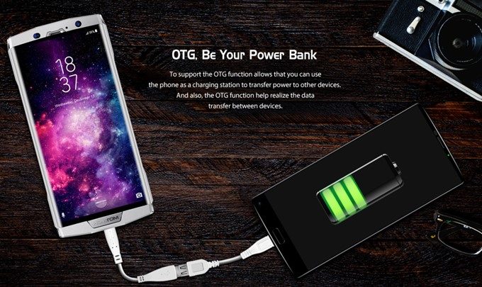 HOMTOM HT70をモバイルバッテリー代わりとしてUSBで充電出来る機器を充電可能です。