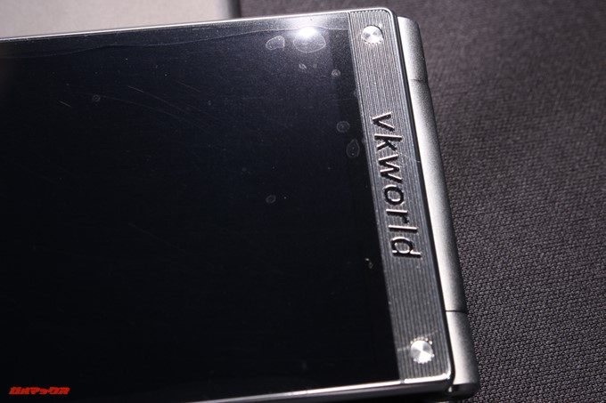 VKworld T2 Plusは保護フィルムを貼っているが気泡だらけ