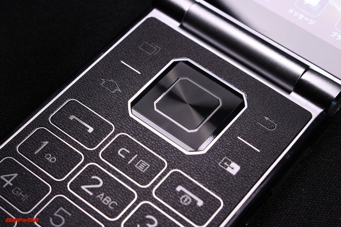 VKworld T2 Plusのカーソルキーはエッチング加工が施されているので非常に高品質