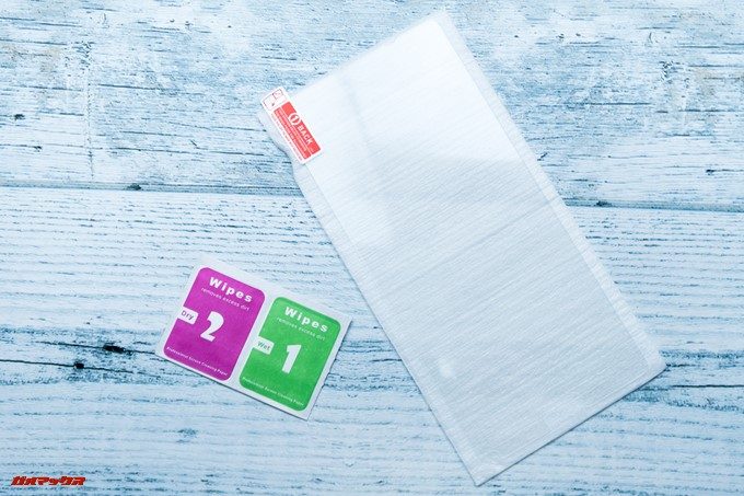KOOLNEE K1 Trioｎ付属している保護ガラスは品質も高く、クリーナーなどの掃除用品もしっかり付属しています。