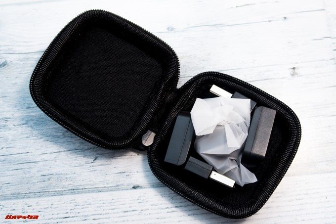 SoundPEATS D6のハードケースの中にはすべての付属品が入っていました。