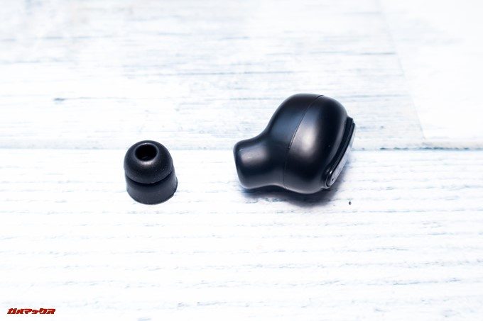 SoundPEATS D6のイヤーピースは専用設計品です。