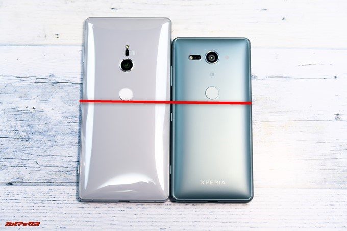 Xperia XZ2とXZ2 Compactの指紋認証の位置はほとんど同じ位置で使い勝手は大きく変わりません。