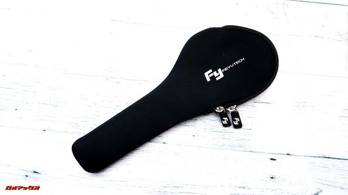 Feiyu Tech G5は持ち運びに便利なポーチが付属しています。