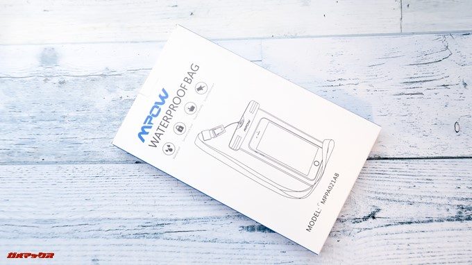 MPOW WATERPROOF BAGの外箱はしっかりした箱に入っていました。