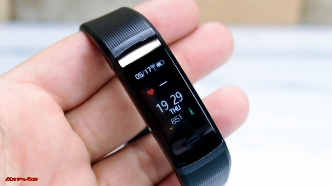 Makibes HR3はカラーディスプレイ搭載で見やすいです。