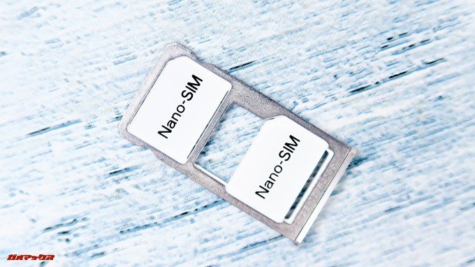 UMIDIGI A1 ProはNanoSIMが2枚挿入できるSIMトレイを備えてます。
