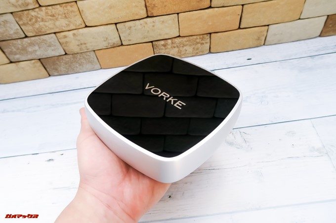 VORKE V5 Plusは手のひらに載るほどコンパクト。
