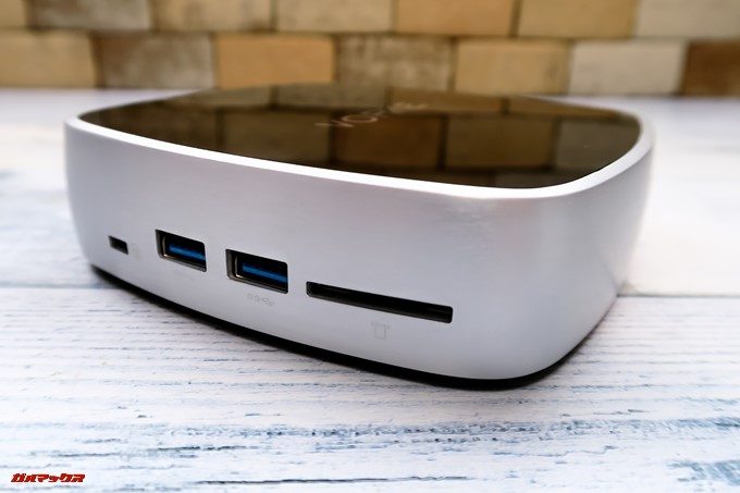 VORKE V5 Plusの側面にもUSB端子やSDスロットなどの拡張スロットが備わっています。