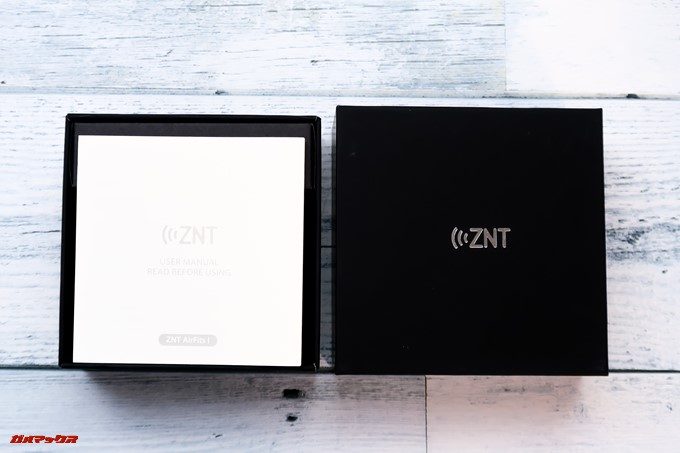 ZNT AirFits Iは緩衝材を用いて丁寧に梱包されています。