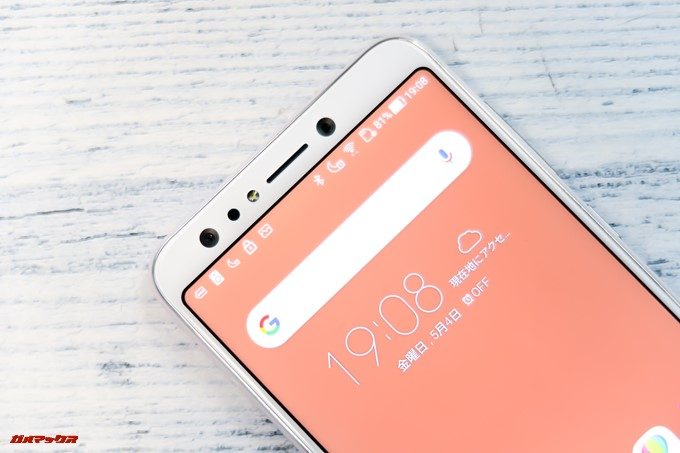 ZenFone 5Q/lite/Selfie（ZC600KL）はダブルレンズカメラをイン側にも備えます。