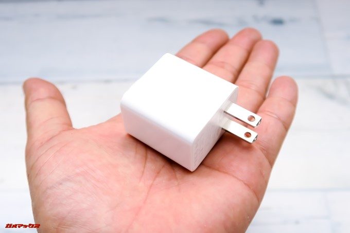 ZenFone 5Q/lite/Selfie（ZC600KL）に付属している充電器は日本で利用できる形状です。