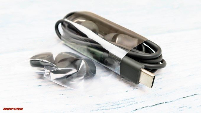 HTC U12+にはHTC Uソニックイヤホンが備わっています。