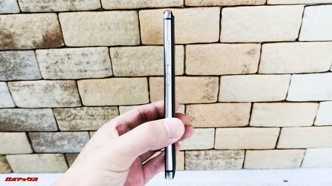 FLEAZ BEATは数値ほど分厚さを感じません。