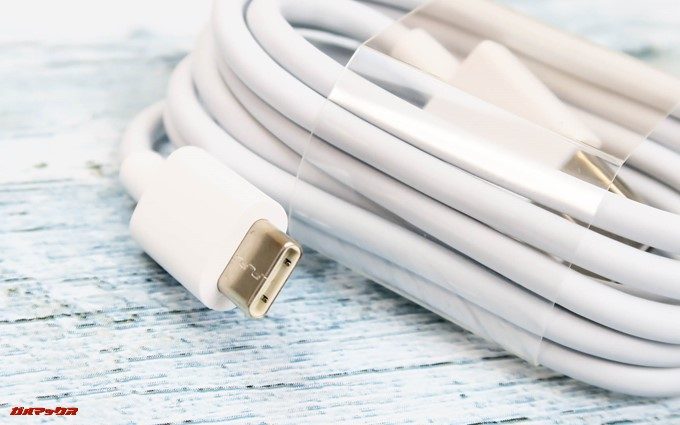 Xiaomi Mi Mix 2SはUSB Type-Cケーブルが付属しています。