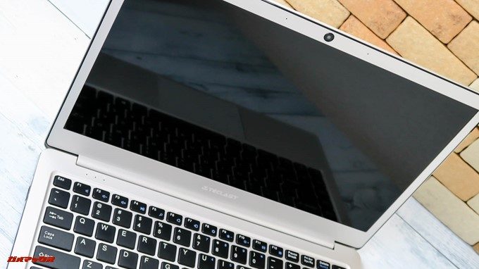 Teclast F7のディスプレイは光沢のある14インチディスプレイを備えています。