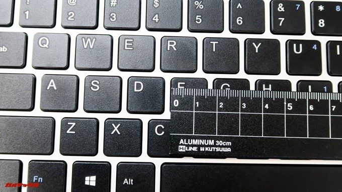 Teclast F7のキーピッチは16mmで快適にタイプング出来ます。