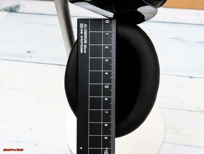 Mpow H5のイヤーパッド内径縦は約6.5cm。