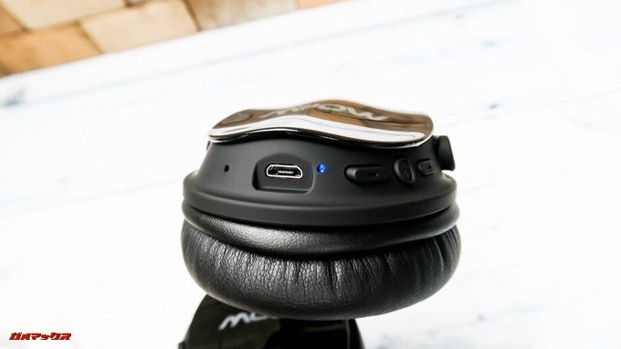 Mpow H5のL側のインジケータはBluetooth接続の状態を確認できます。