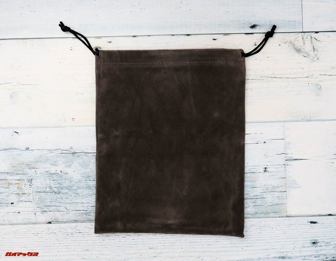 Mpow H5には持ち運び用のケースが付属していました。