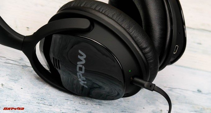 Mpow H5のハウジング部はプラ製でこの辺りは価格相応です。