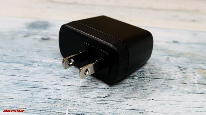 AQUOS sense plusの充電器は5V/1Aでした。