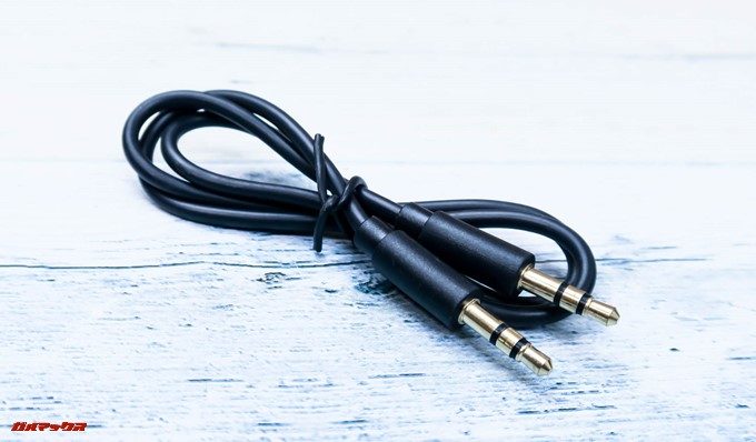 Bubble Podsには有線接続用のLINEINケーブルも付属しています。