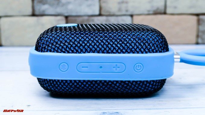 Bubble Podsの操作ボタンは大型で押しやすいです。適度なクリック感も有り