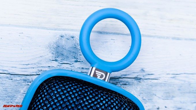 Bubble Podsはフックに引っ掛けることの出来るリングが備わっています。ラバーなので落下時に破損する心配も無し