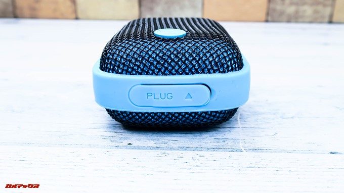 Bubble Podsは防水仕様なので端子にはキャップが備わっています