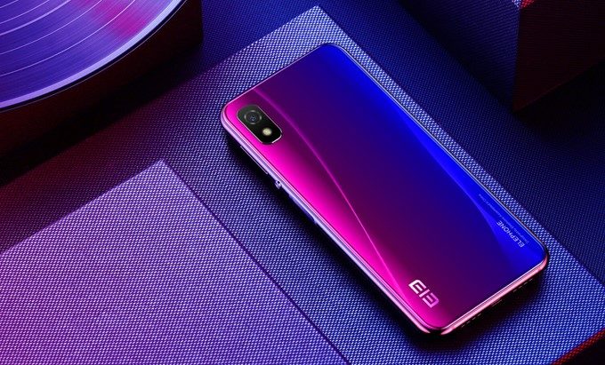 Elephone A4 Proのデザインをチェック!