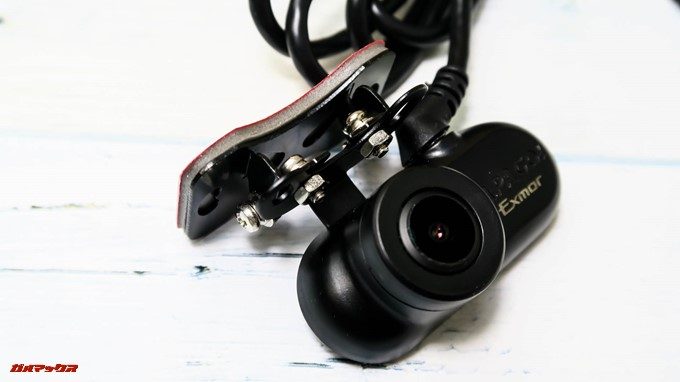 GoSafe S36G1のブラケットは+ネジ式なので角度調整も自由自在。