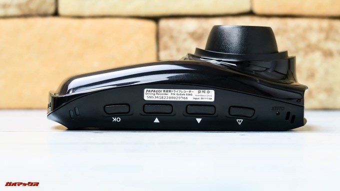 GoSafe S36G1は本体下部に備わっている4つの物理ボタンで操作が可能です。