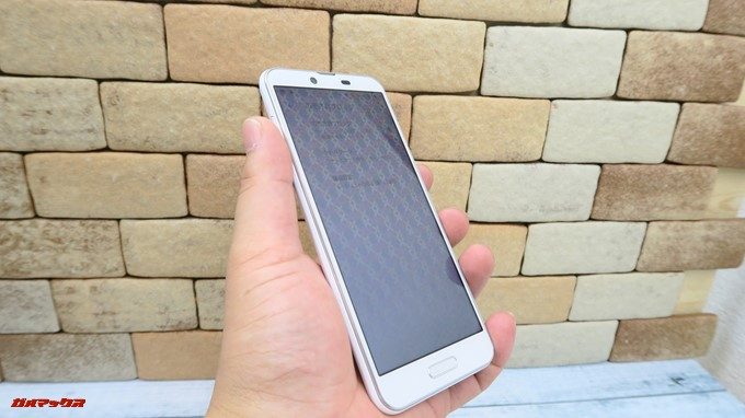 AQUOS sense plusは覗き見を防止してくれる機能が備わっています。