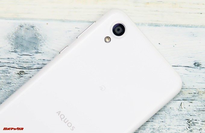 AQUOS sense plusのリアカメラはシングルレンズ
