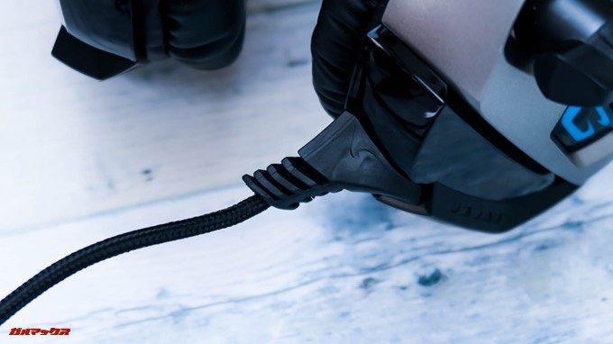 ONIKUMAゲーミングヘッドセットK5のケーブルは脱着式ではなく埋込式。なので、使い潰す事前提に利用しましょう