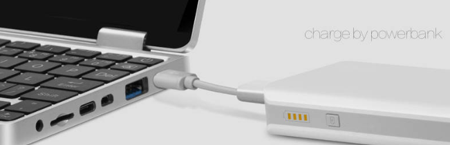 One Netbook One Mixはモバイルバッテリーからの給電にも対応しています。