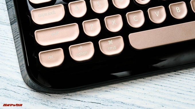 Rymek BluetoothメカニカルキーボードのキートップはMac系です。