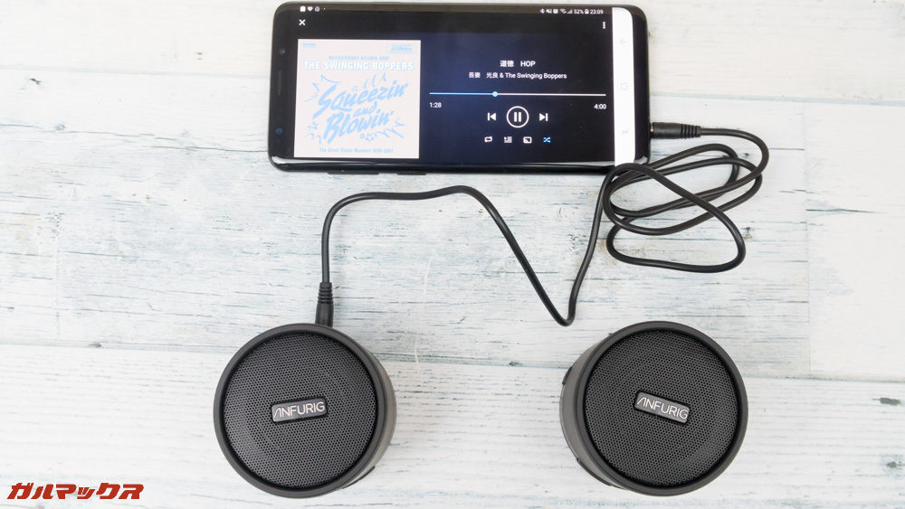 Anfurig A2はイヤホン端子のある端末なら接続して利用することが可能です。