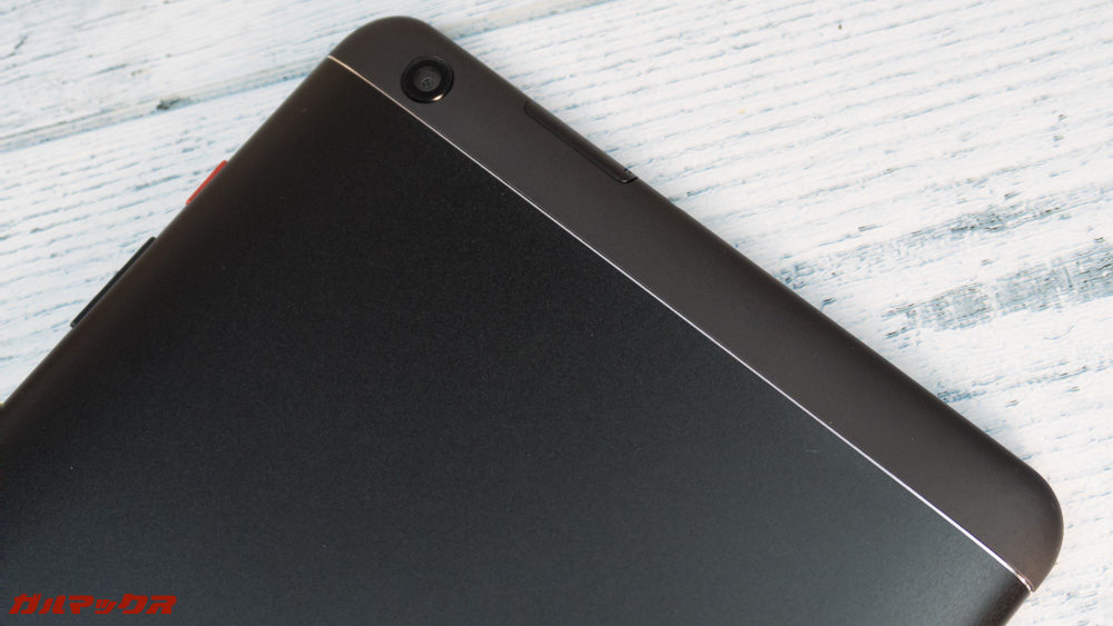 CHUWI Hi9 Proはメタル素材を使用しているのでキラリと輝くダイヤモンドカットが美しく輝くデザインを取り入れています。