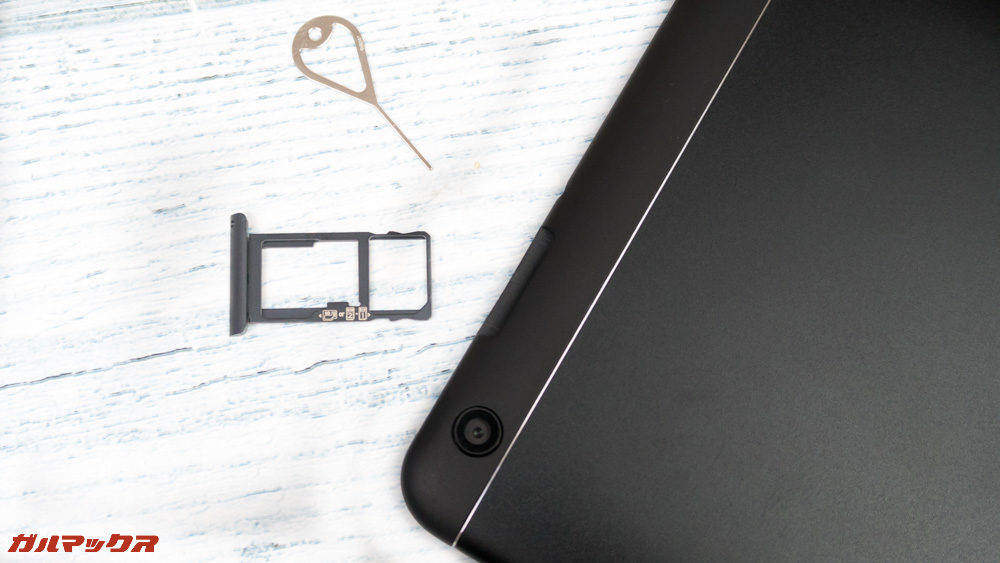 CHUWI Hi9 ProのSIMトレイはSIMピンで開くタイプです。