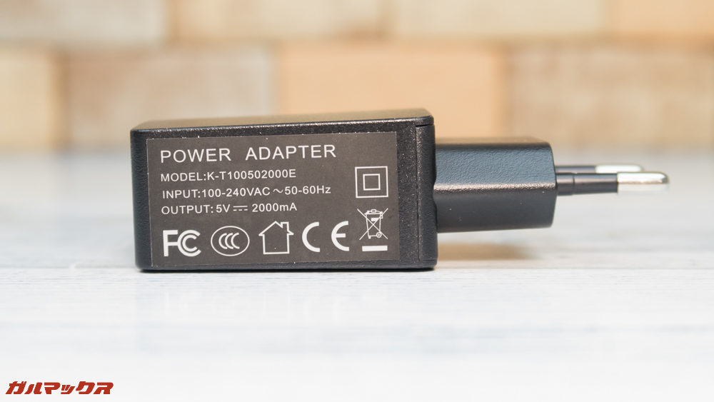 CHUWI Hi9 Proの付属充電器は5V2A仕様でした。