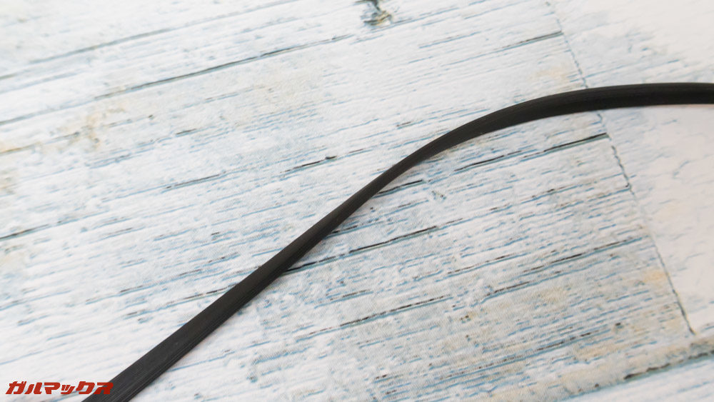 REMAX CUTE BABYは平型ケーブルを採用している。