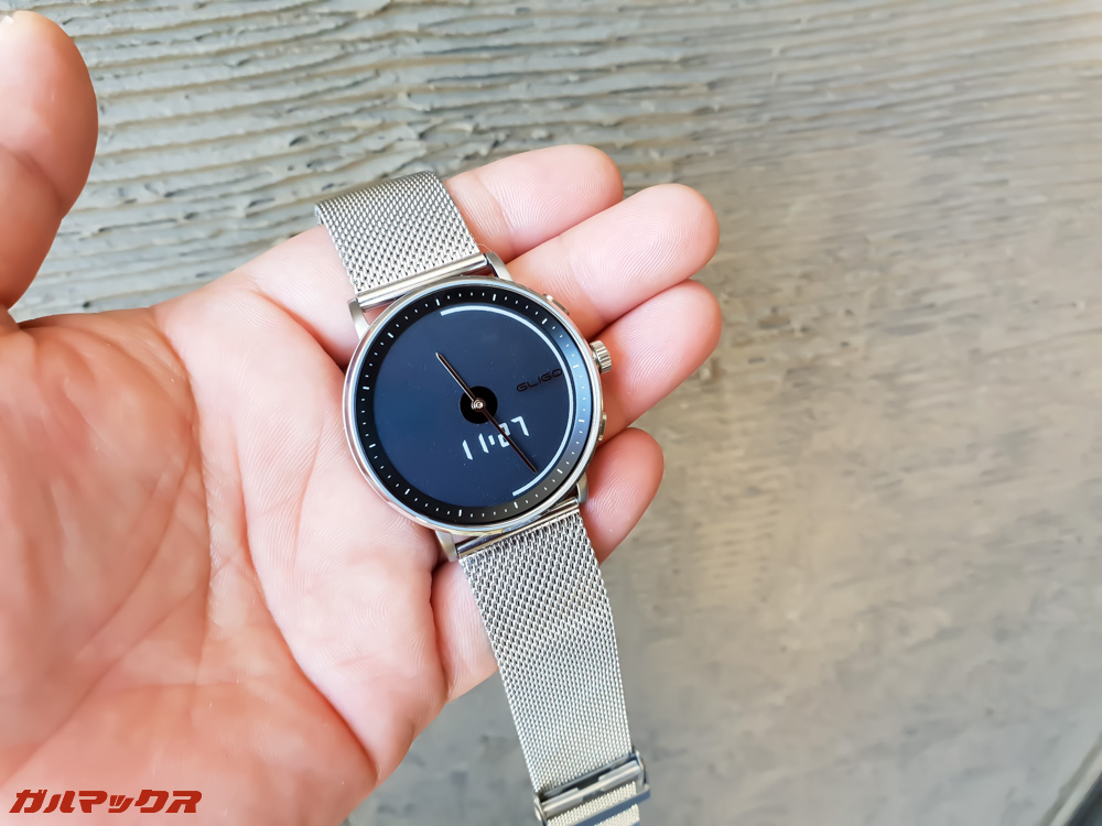 GLIGOのブラック文字盤