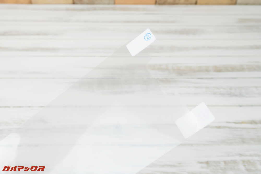 Huawei nova 3iは保護フィルムが付属しています。