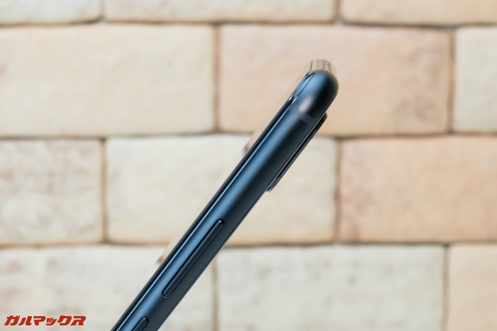 Huawei nova 3iのカメラの出っ張りは気になるほどでもない